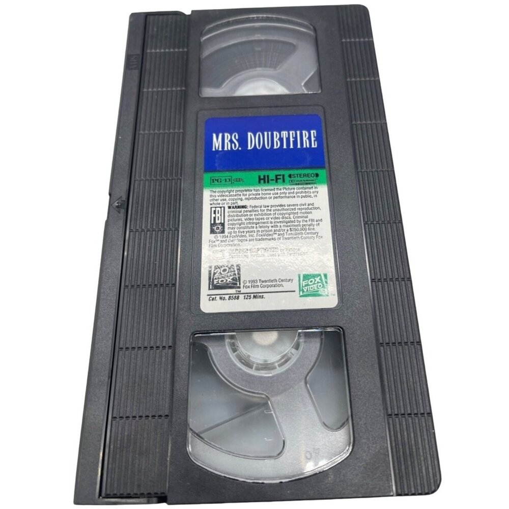 Mrs Doubtfire VHS 1995 PG13 20TH century fox English 123 minutes READ